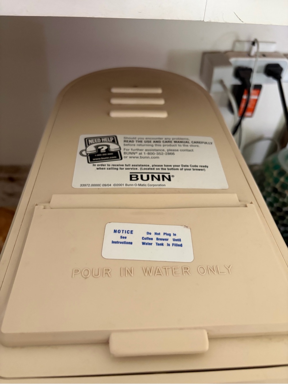 BUNN Pour-O-Matic Coffee Maker in Cream and Black - Picture 7 of 7